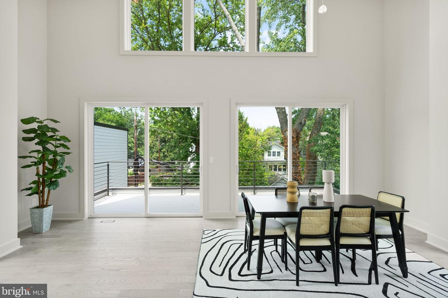 6118 30th St, Washington DC  20015-1512 exterior