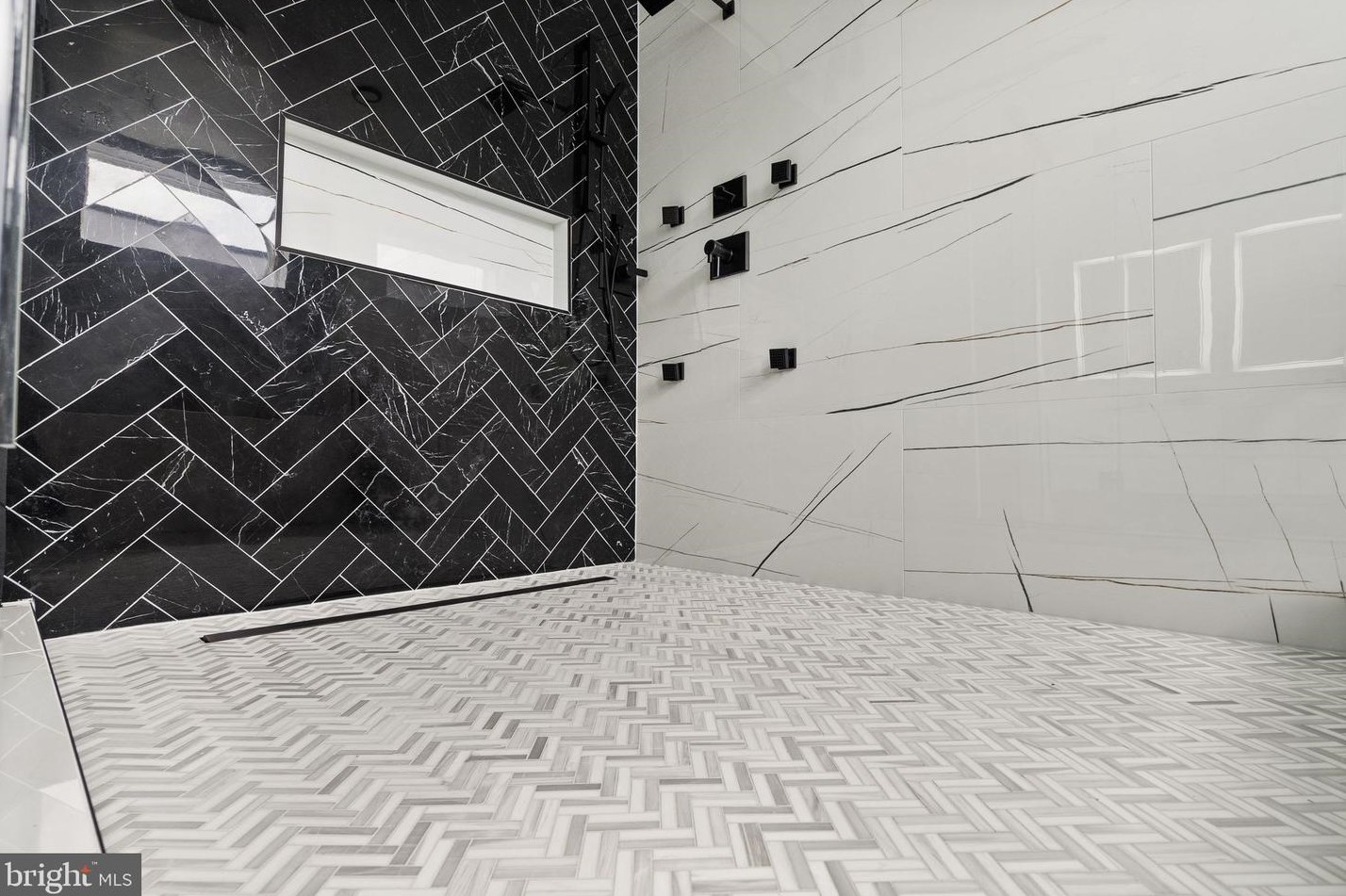 6118 30th St, Washington DC  20015-1512 exterior