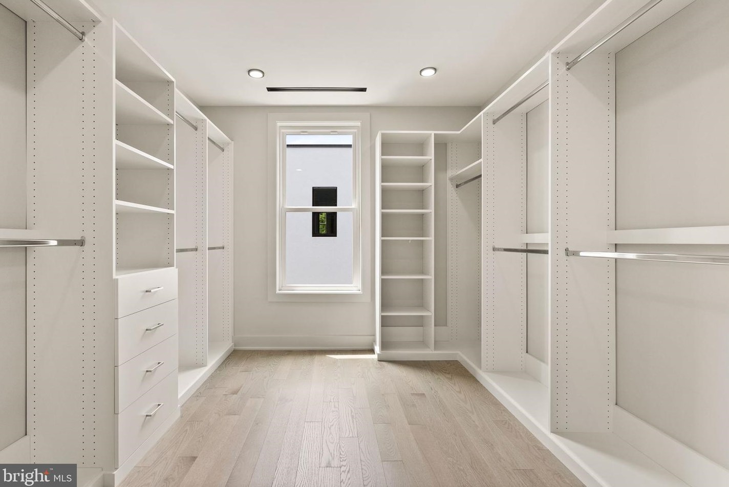 6118 30th St, Washington DC  20015-1512 exterior