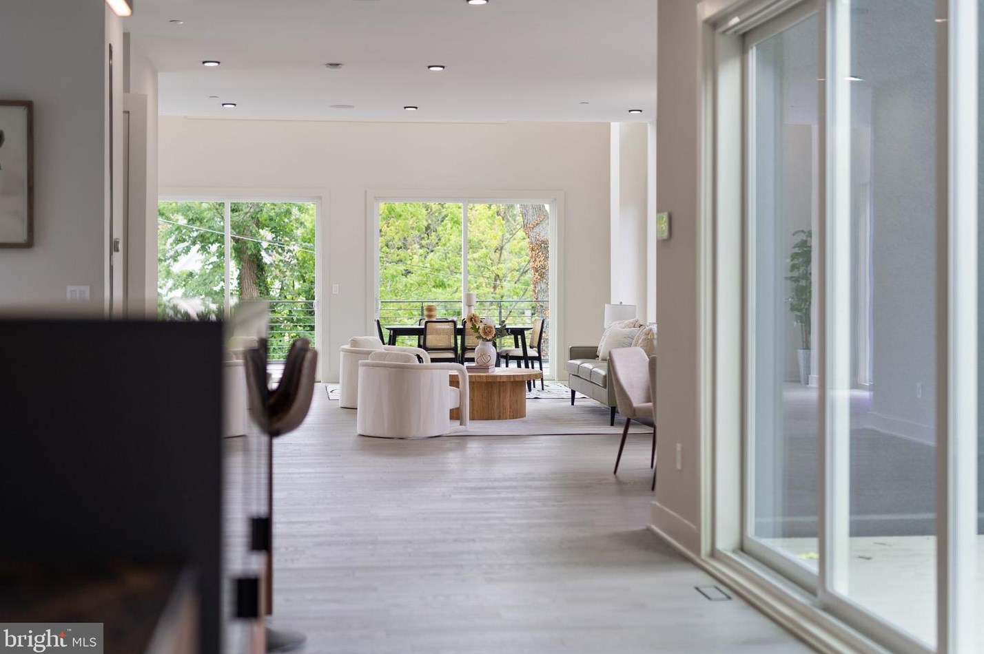 6118 30th St, Washington DC  20015-1512 exterior