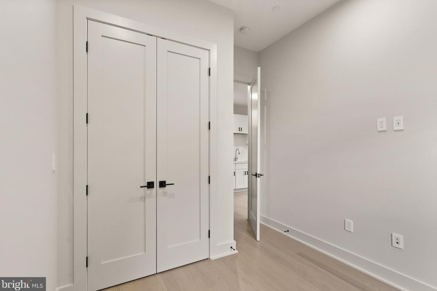 6118 30th St, Washington DC  20015-1512 exterior