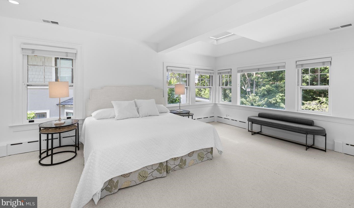 3301 Highland Pl, Washington DC  20008-3234 exterior