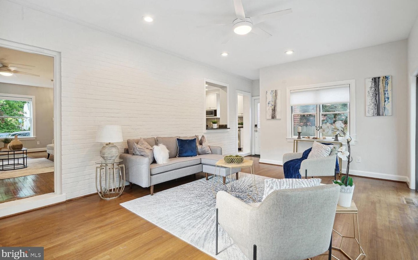 3932 Garrison St, Washington DC  20016-4220 exterior