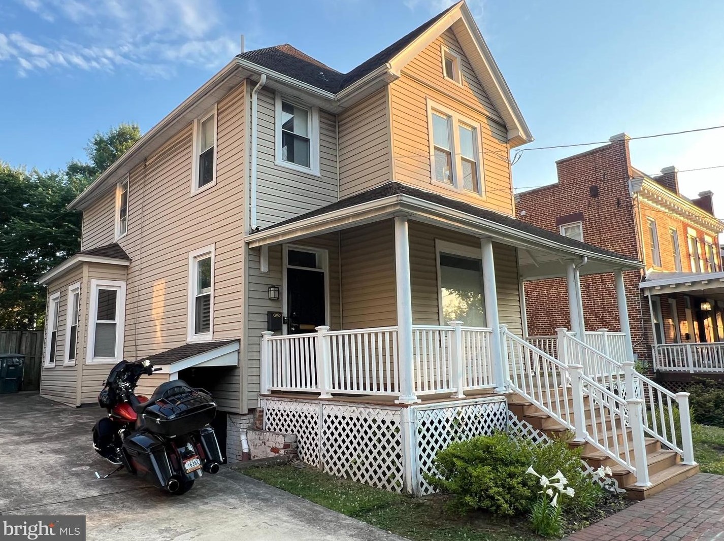 1225 Franklin St, Washington DC  20017-2422 exterior