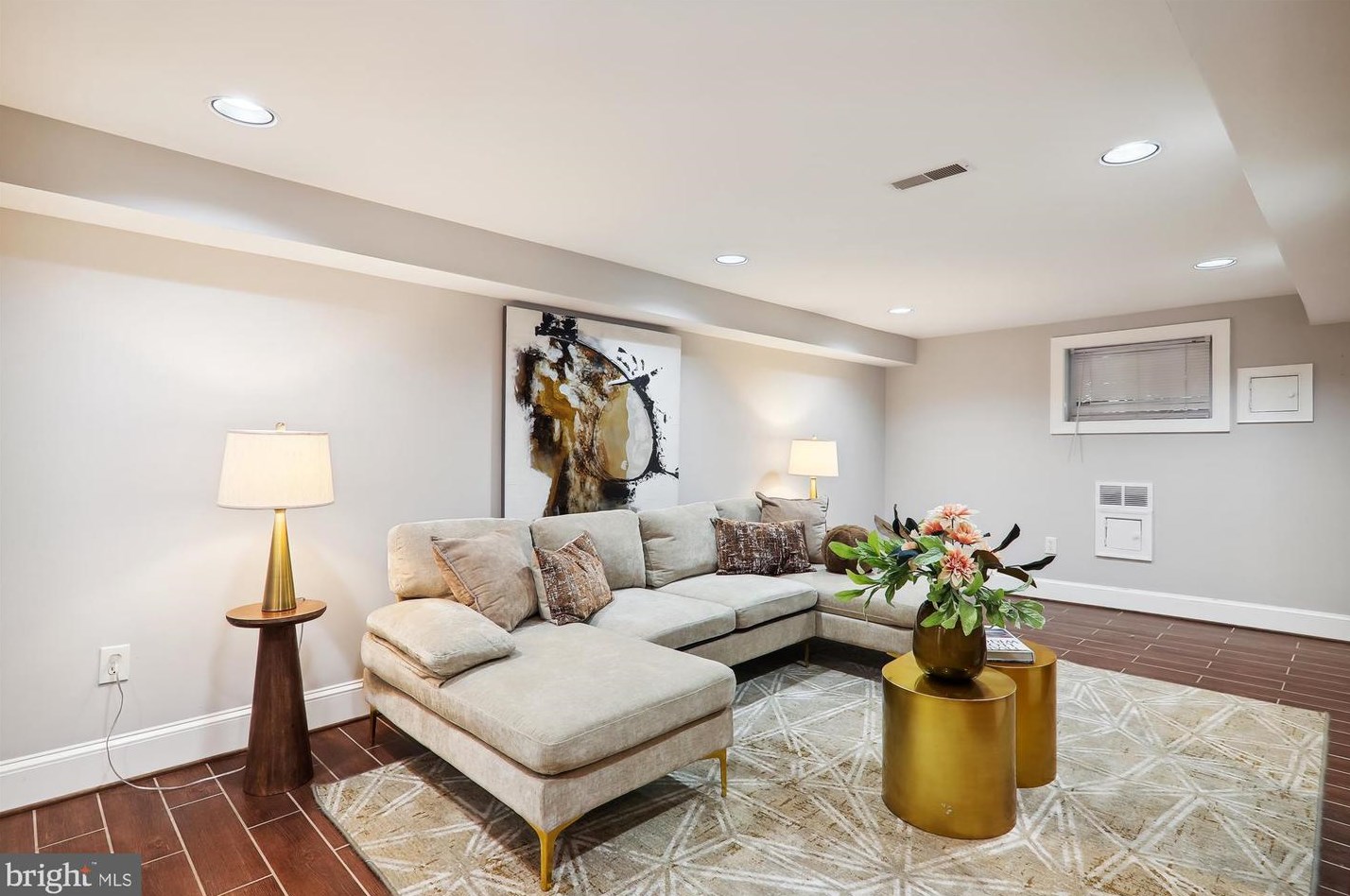 4417 3 St, Washington DC 20003-1930 exterior