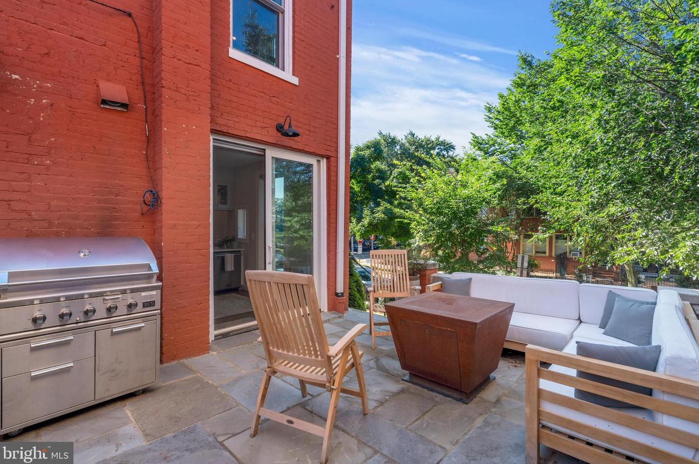 928 Constitution Ave, Washington DC  20002-6202 exterior