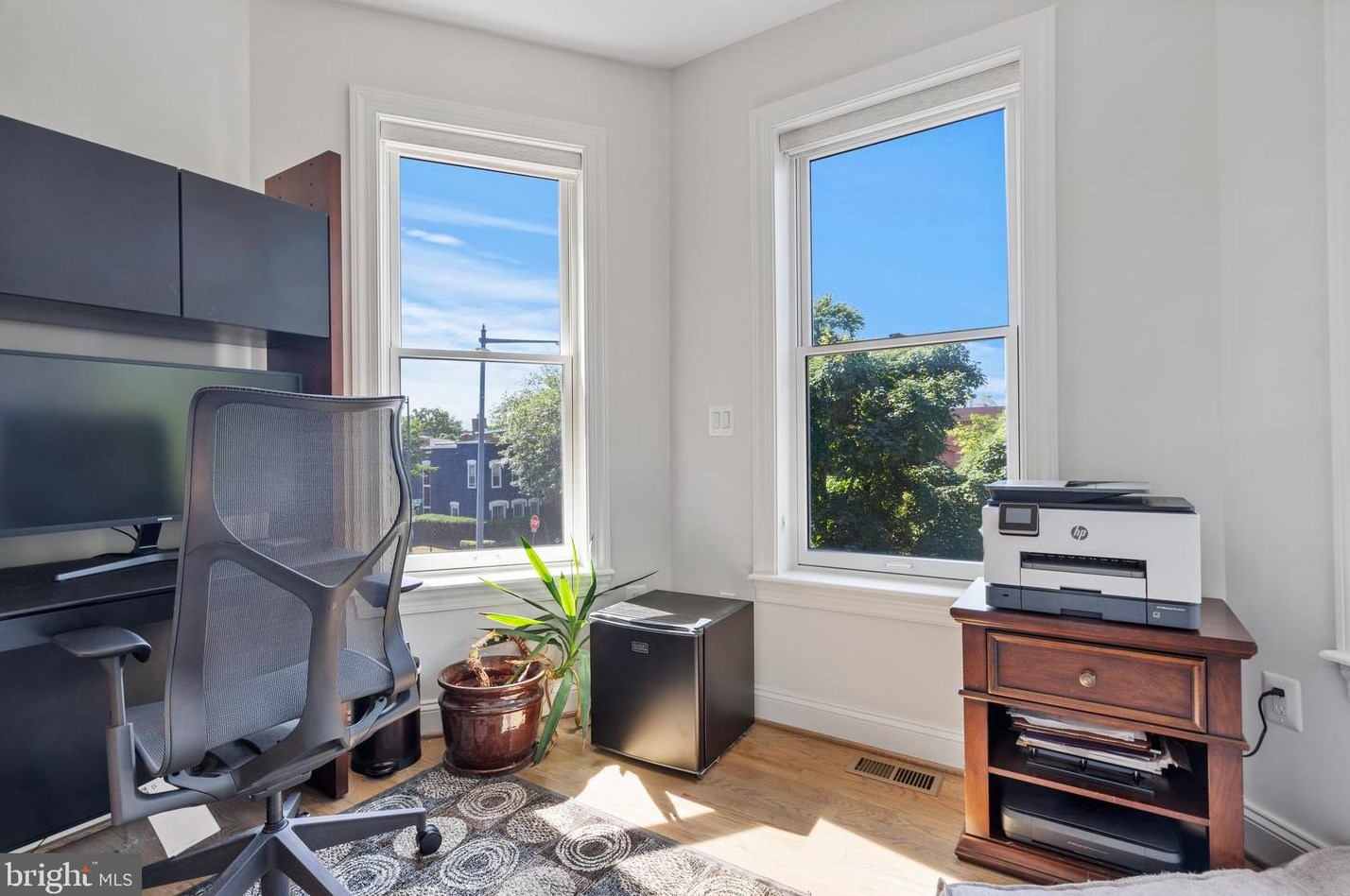 928 Constitution Ave, Washington DC  20002-6202 exterior