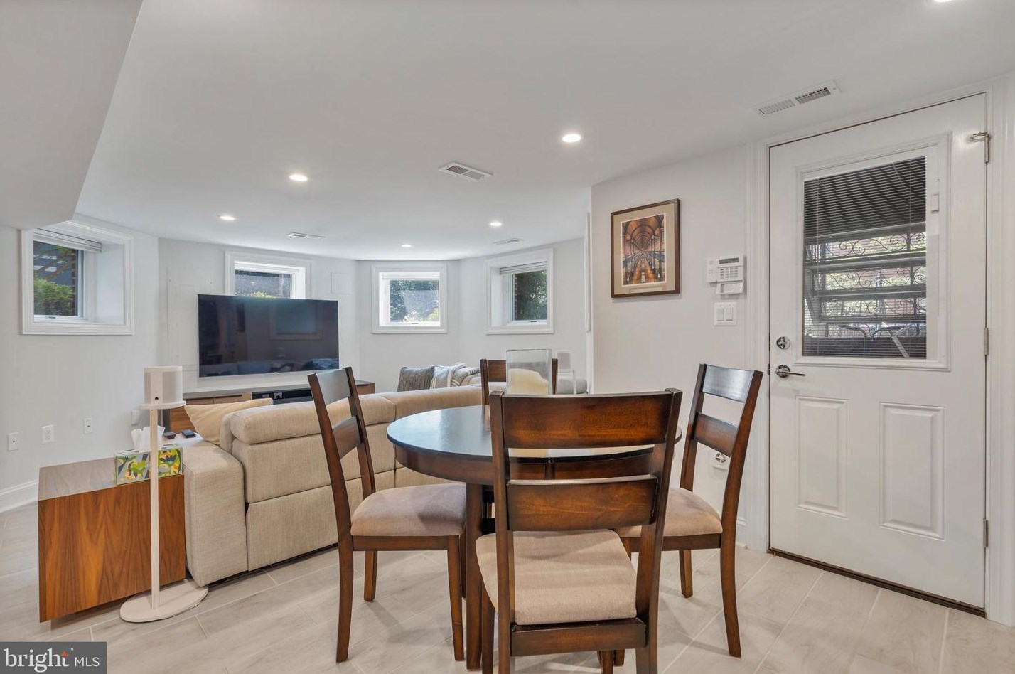 928 Constitution Ave, Washington DC  20002-6202 exterior