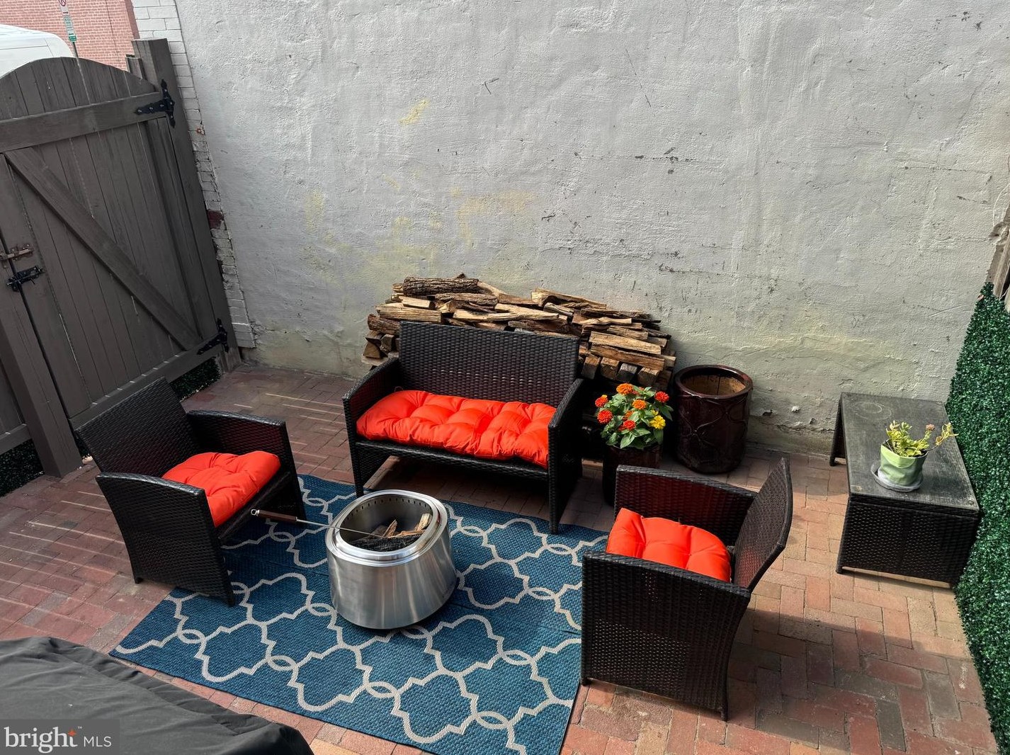 1426 F St, Washington DC  20004-1003 exterior