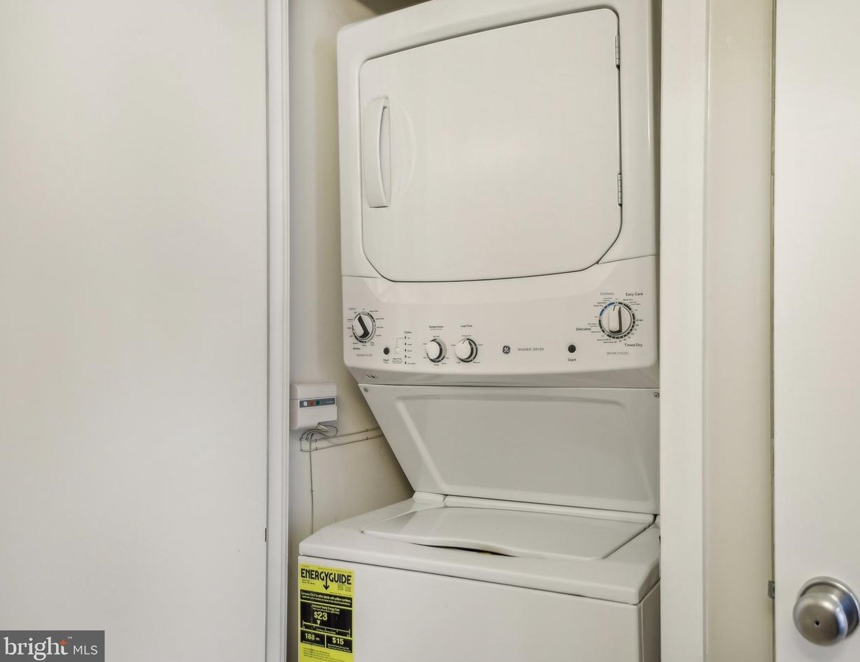 2020 12th St, Washington DC  20009-7573 exterior