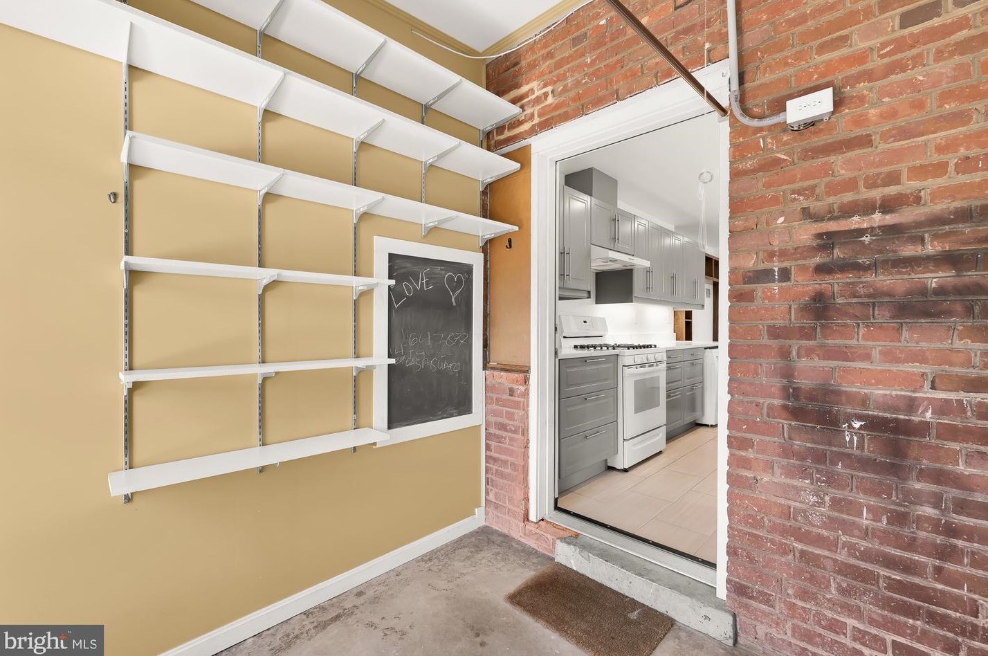 21 Hamilton St, Washington DC  20011-6715 exterior