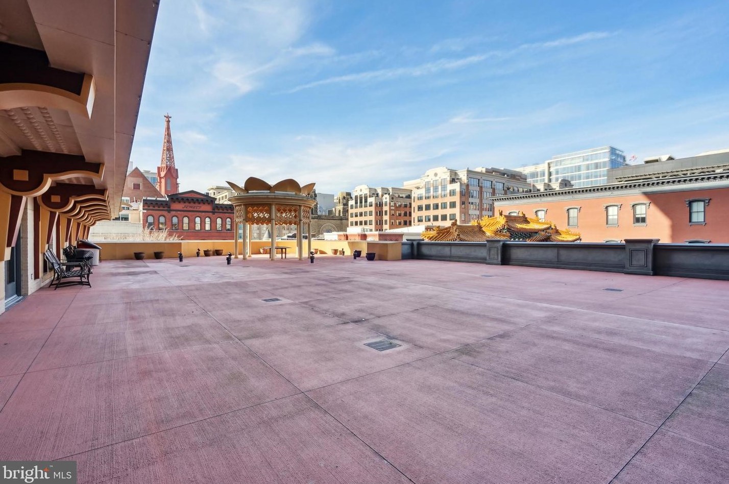 777 7th St, Washington DC  20001-3715 exterior