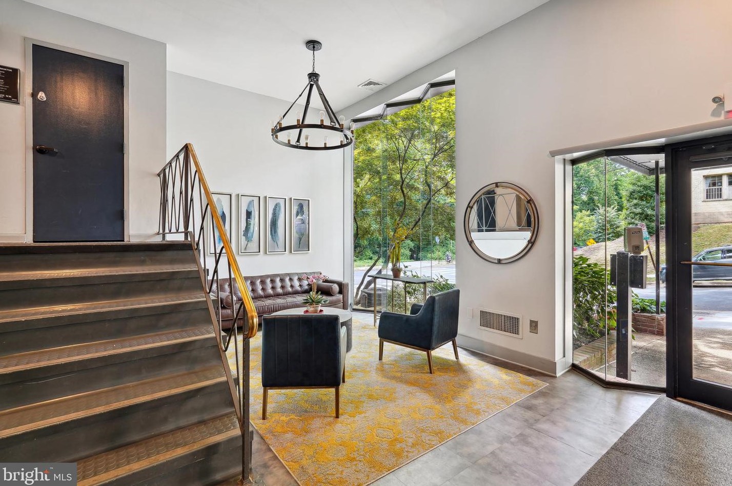 4114 Davis Pl, Washington DC  20007-1251 exterior