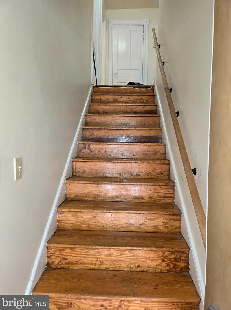 2502 Hamlin St, Washington DC  20018-2529 exterior