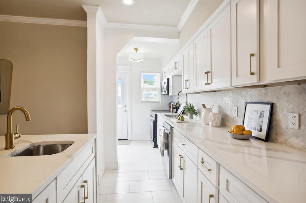 2248 Shannon Pl, Washington DC  20020-5740 exterior