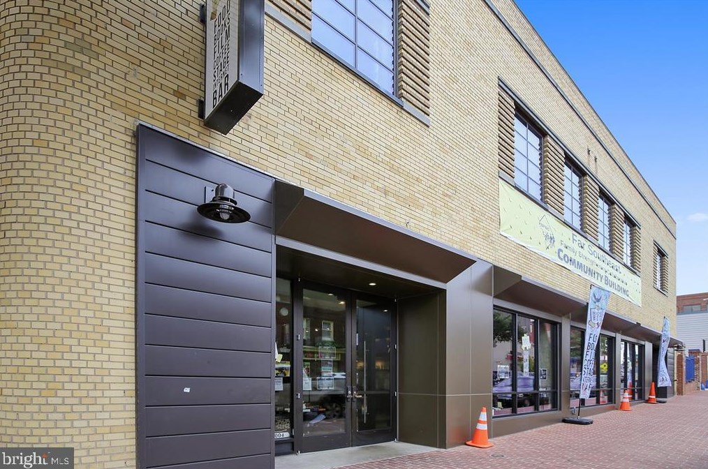 2248 Shannon Pl, Washington DC  20020-5740 exterior