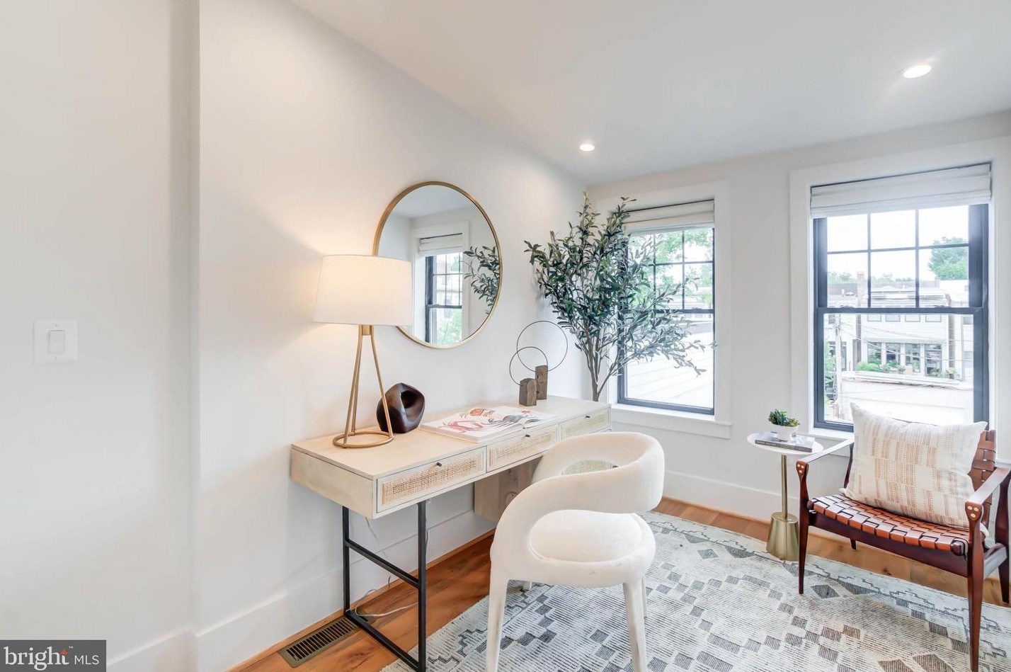 244 10th St, Washington DC  20002-6214 exterior