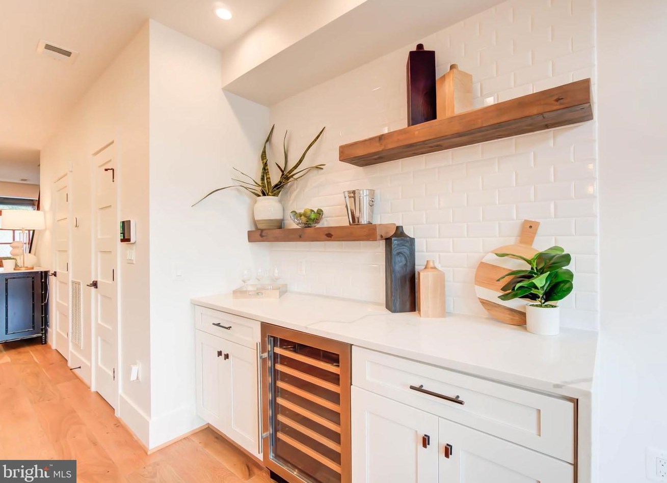 244 10th St, Washington DC  20002-6214 exterior