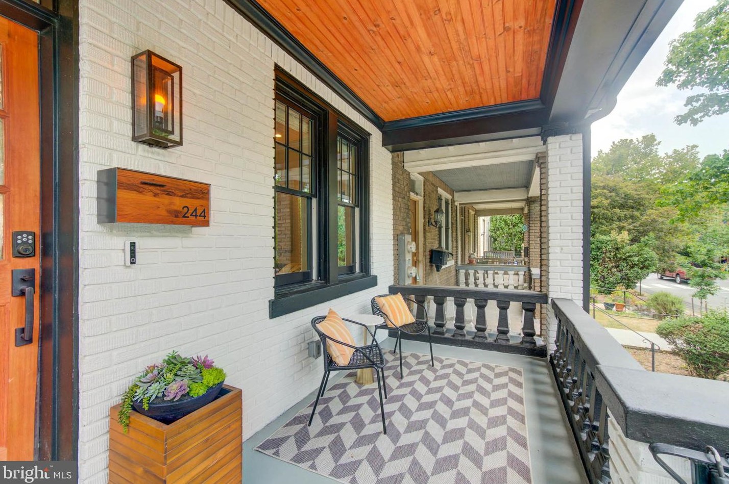 244 10th St, Washington DC  20002-6214 exterior