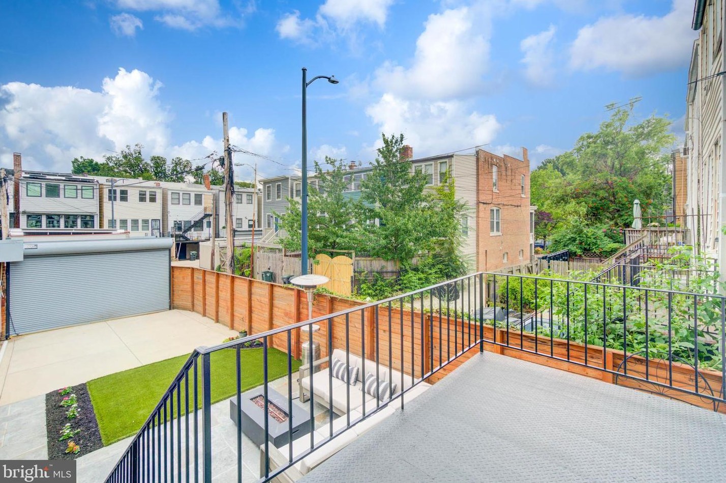 244 10th St, Washington DC  20002-6214 exterior