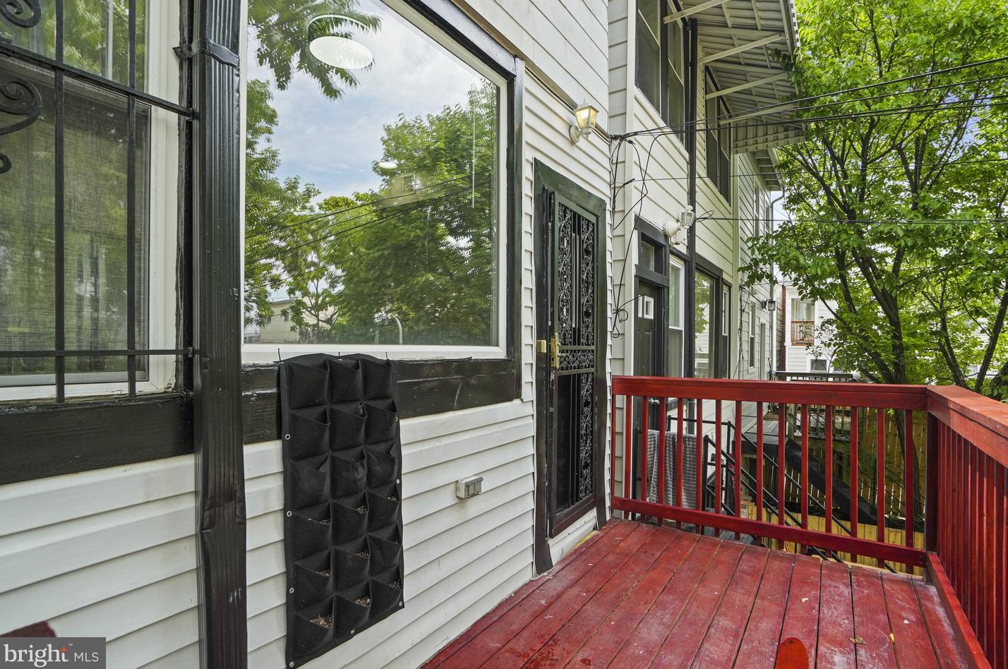 2116 Capitol St, Washington DC 20002-1104 exterior