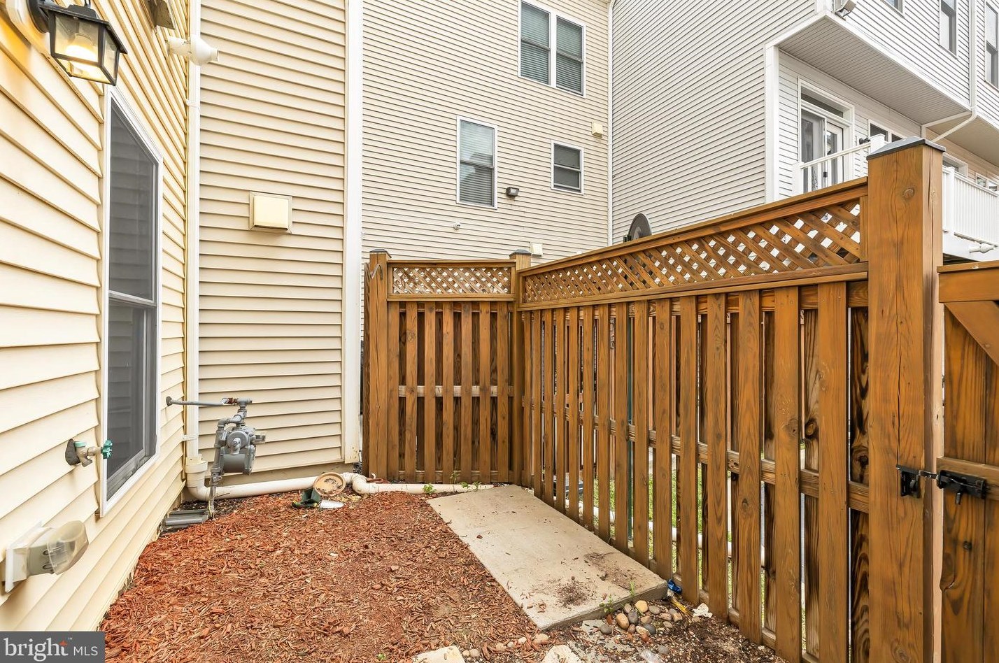 925 4 St, Washington DC 20003-3450 exterior