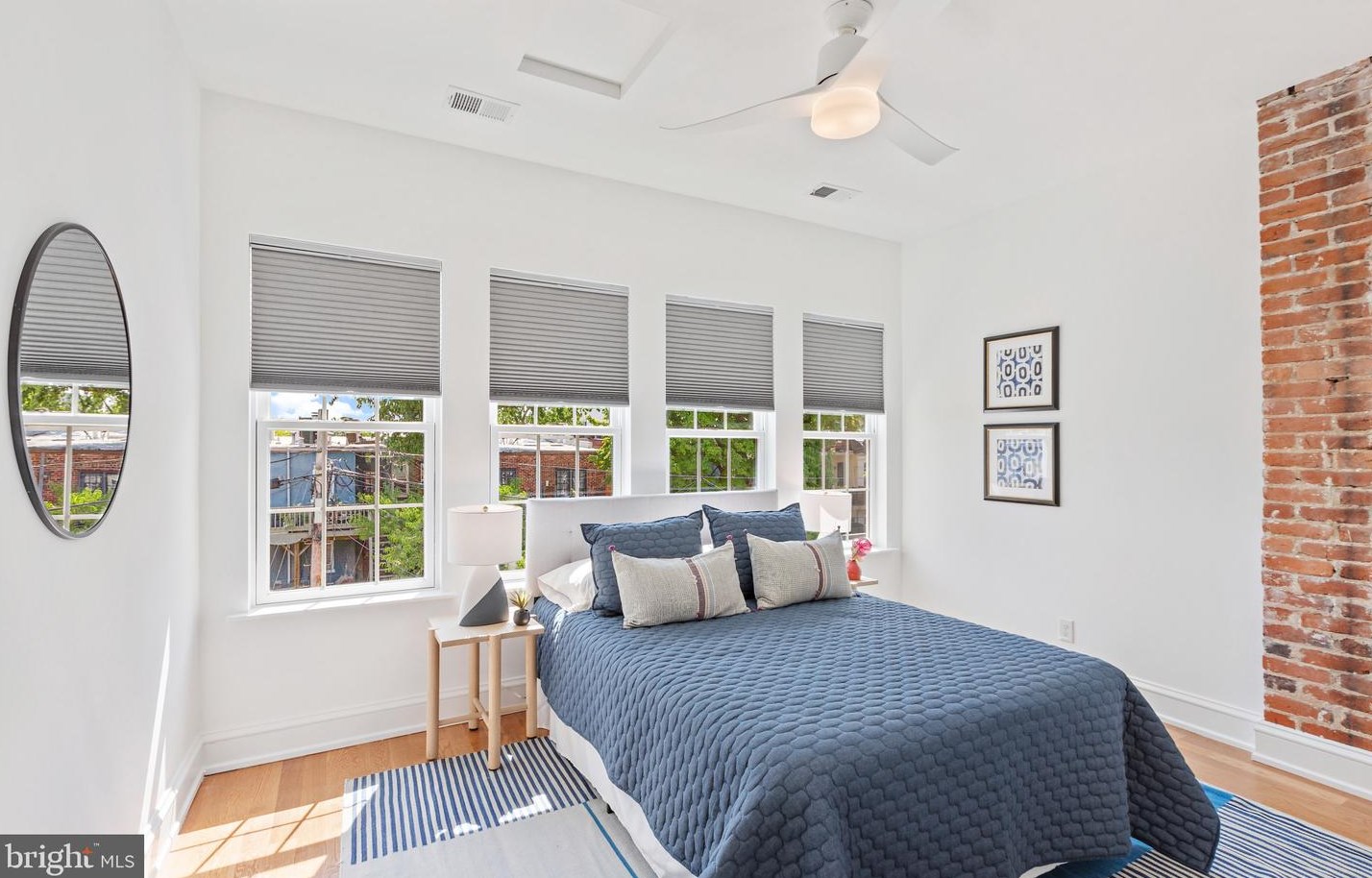 243 12th St, Washington DC  20003-1401 exterior