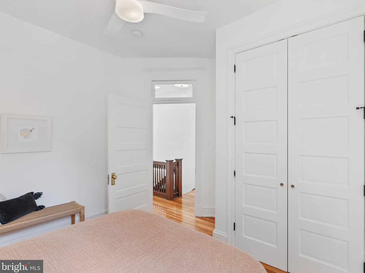 243 12th St, Washington DC  20003-1401 exterior