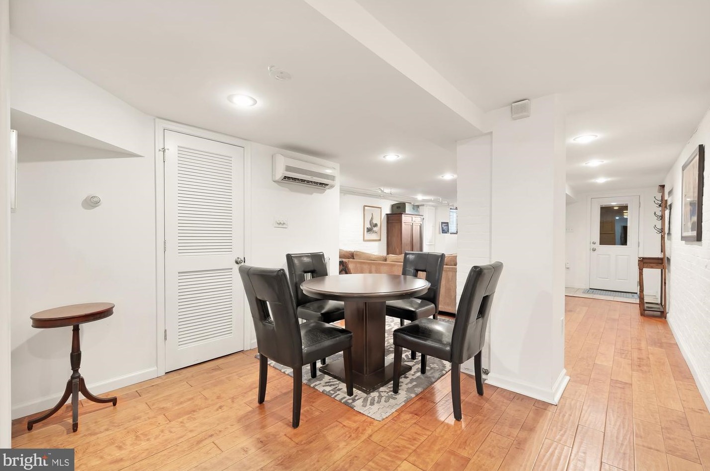 2014 Capitol St, Washington DC 20002-1328 exterior