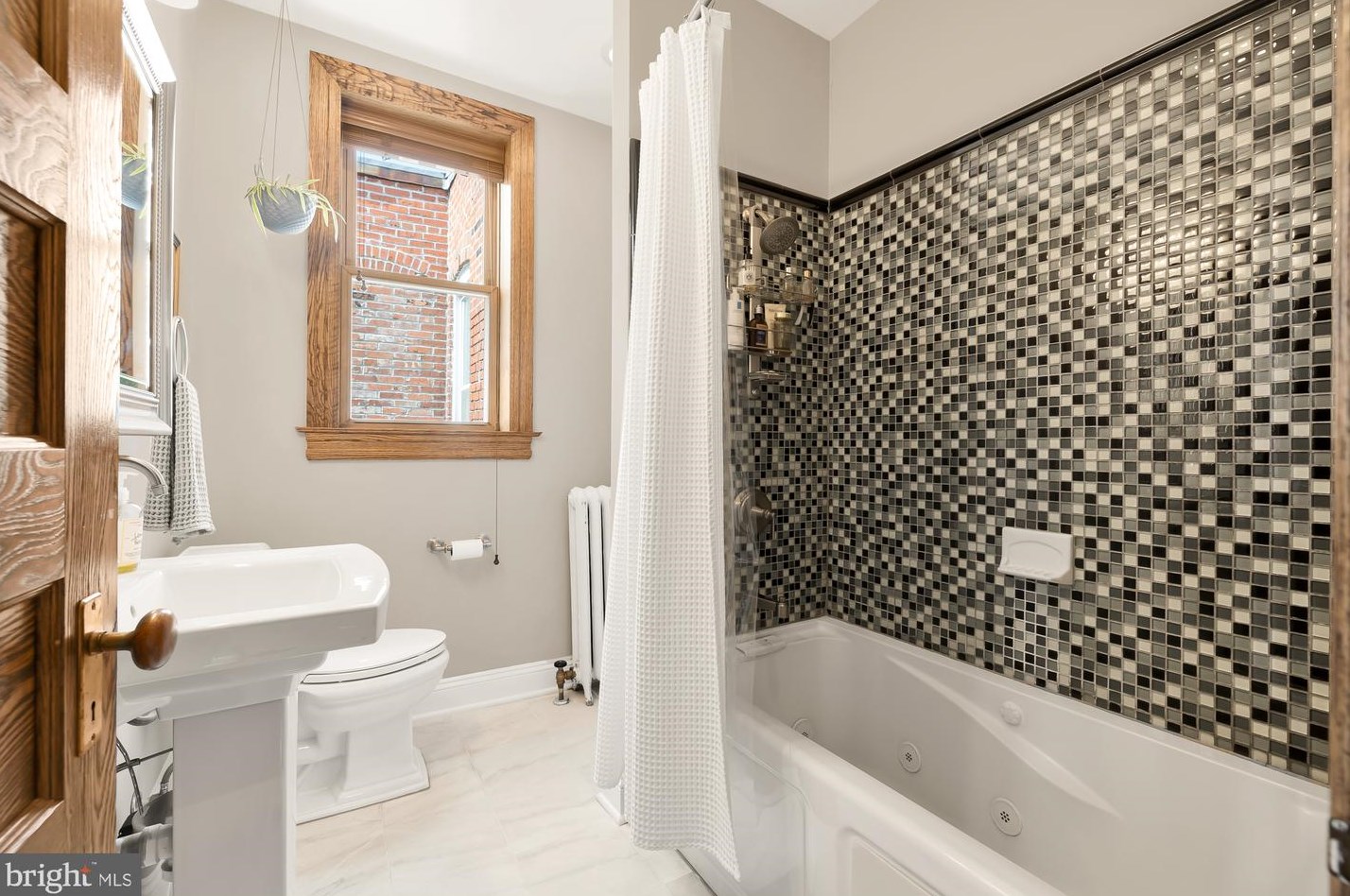 2014 Capitol St, Washington DC 20002-1328 exterior