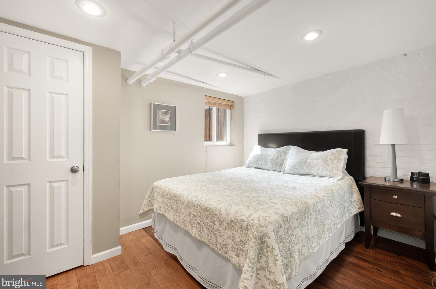 2014 Capitol St, Washington DC 20002-1328 exterior