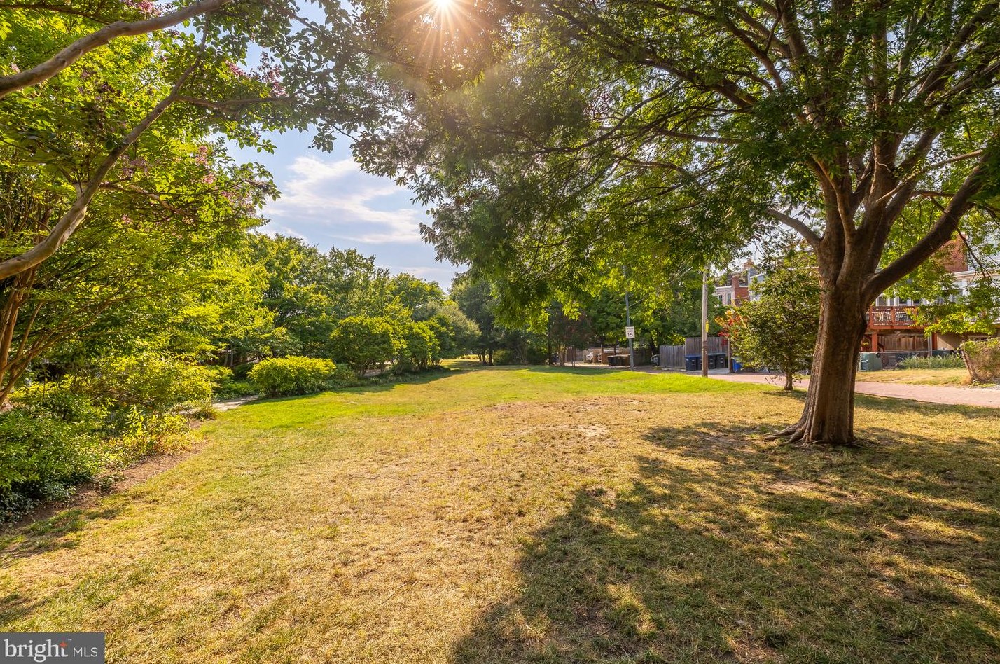 2014 Capitol St, Washington DC 20002-1328 exterior