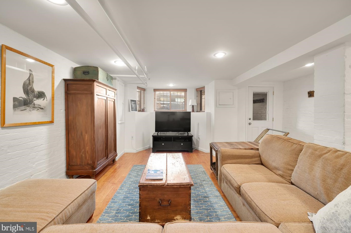 2014 Capitol St, Washington DC 20002-1328 exterior