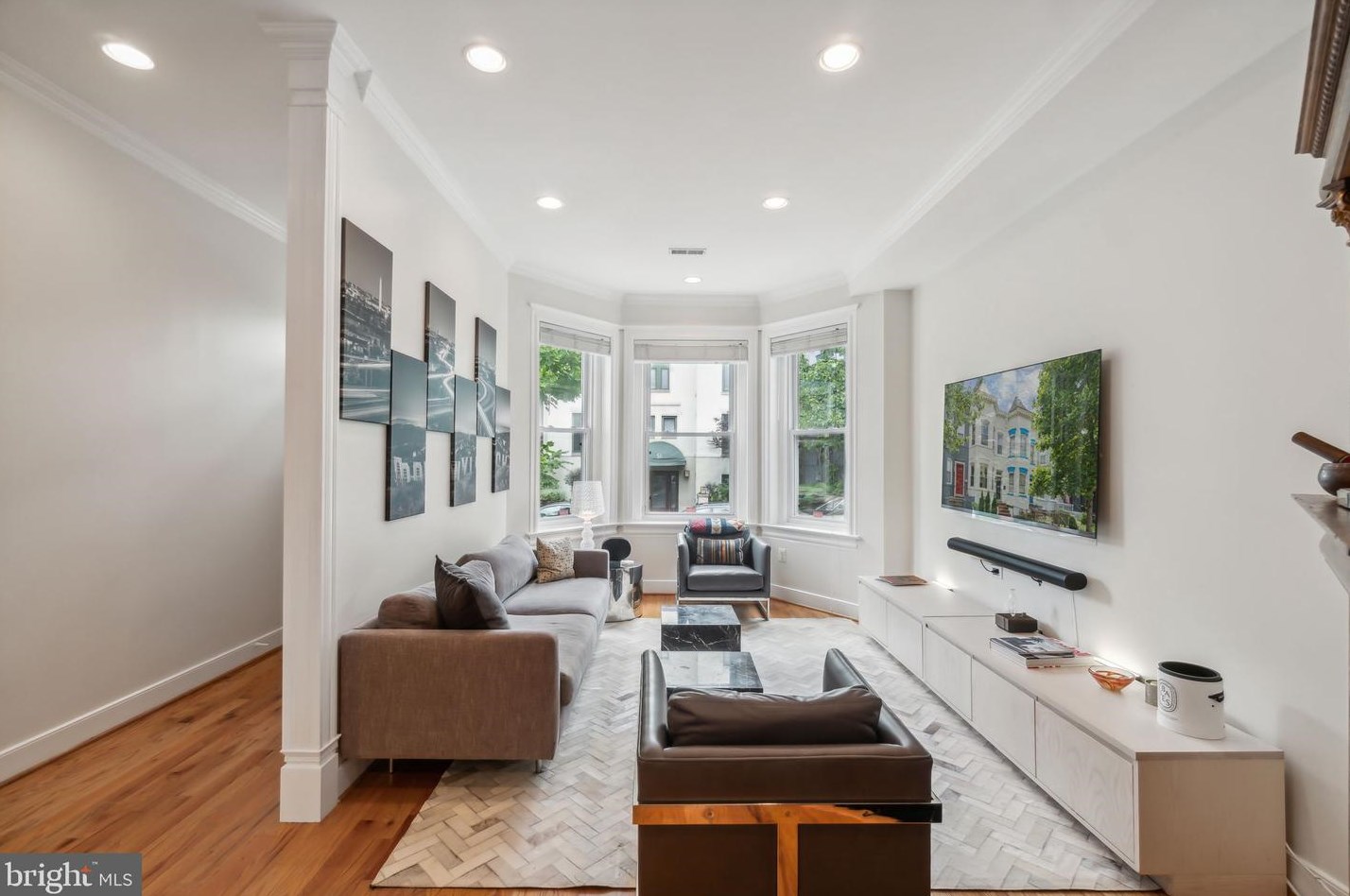 54 Randolph Pl, Washington DC  20001-1124 exterior