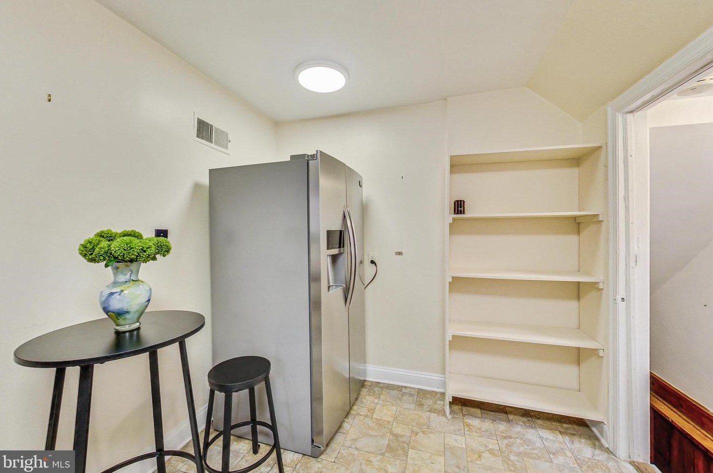 6216 New Hampshire Ave, Washington DC  20037-2303 exterior