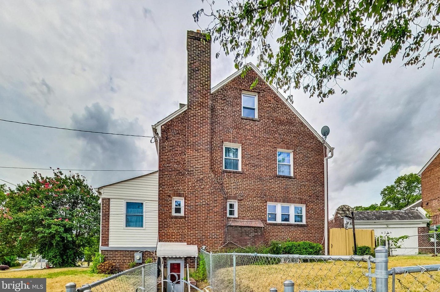 6216 New Hampshire Ave, Washington DC  20037-2303 exterior