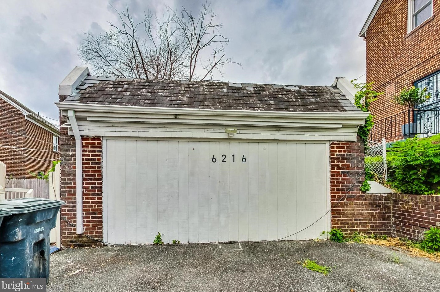 6216 New Hampshire Ave, Washington DC  20037-2303 exterior