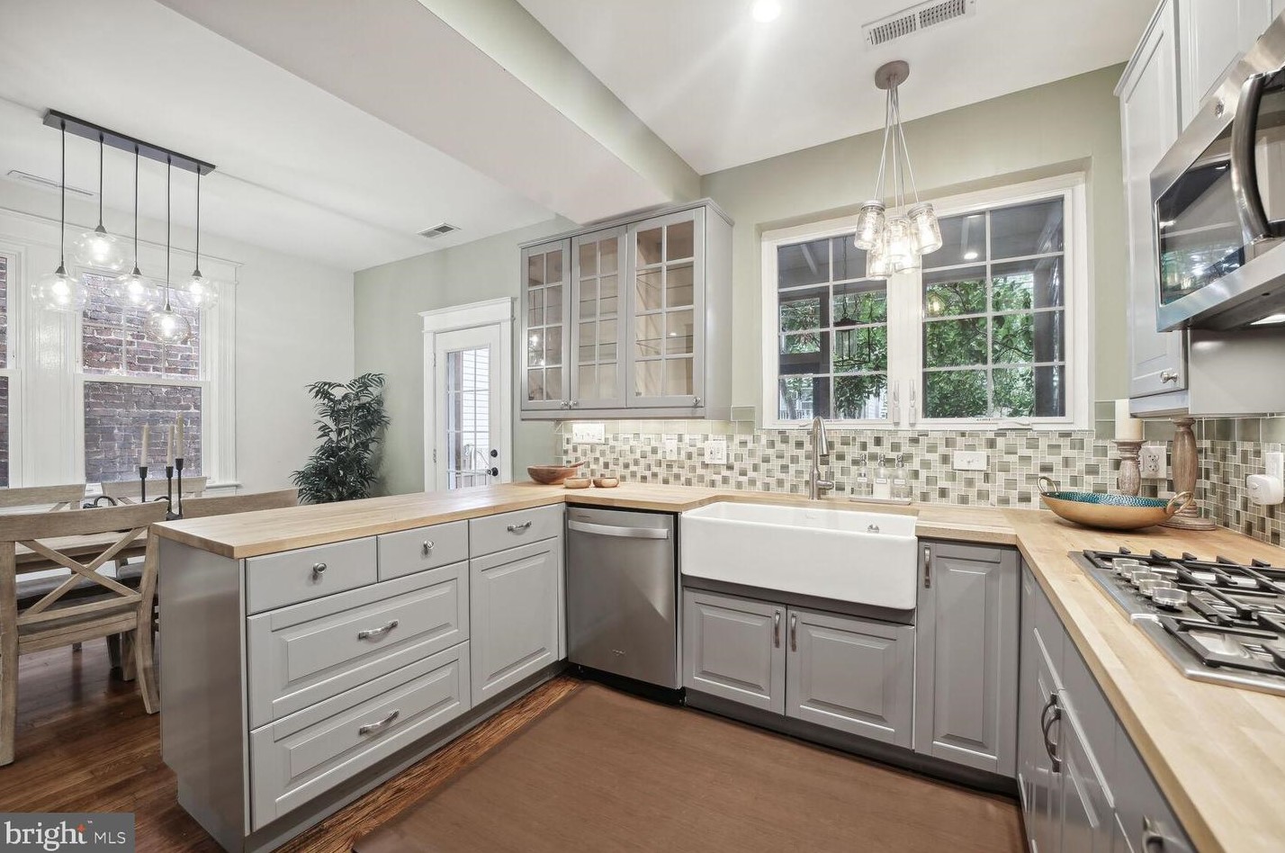 1409 Rdg Pl, Washington DC 20020-5640 exterior