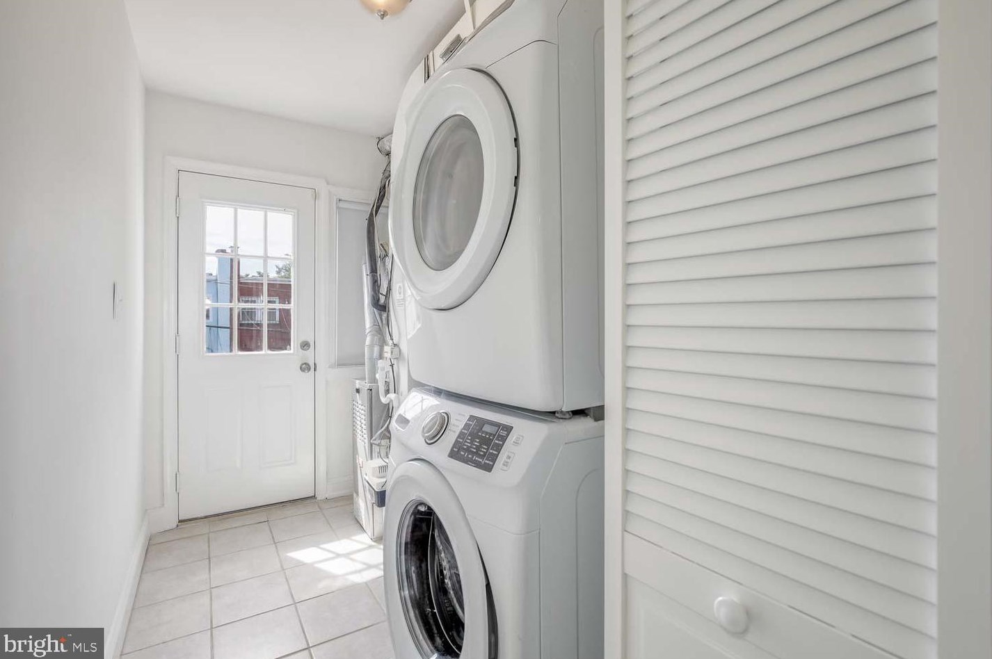 1727 F St, Washington DC  20002-4613 exterior