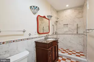 903 11th St SE, Washington, DC 20003 - Photo 25