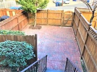 1813 T St, Washington DC 20020-4634 exterior