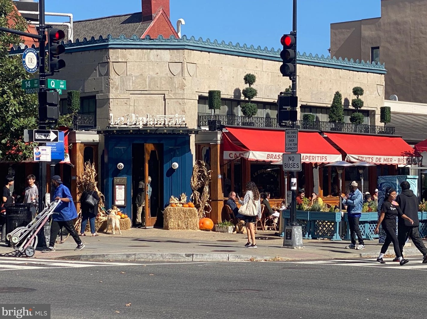 1502 Q St, Washington DC  20009-7822 exterior