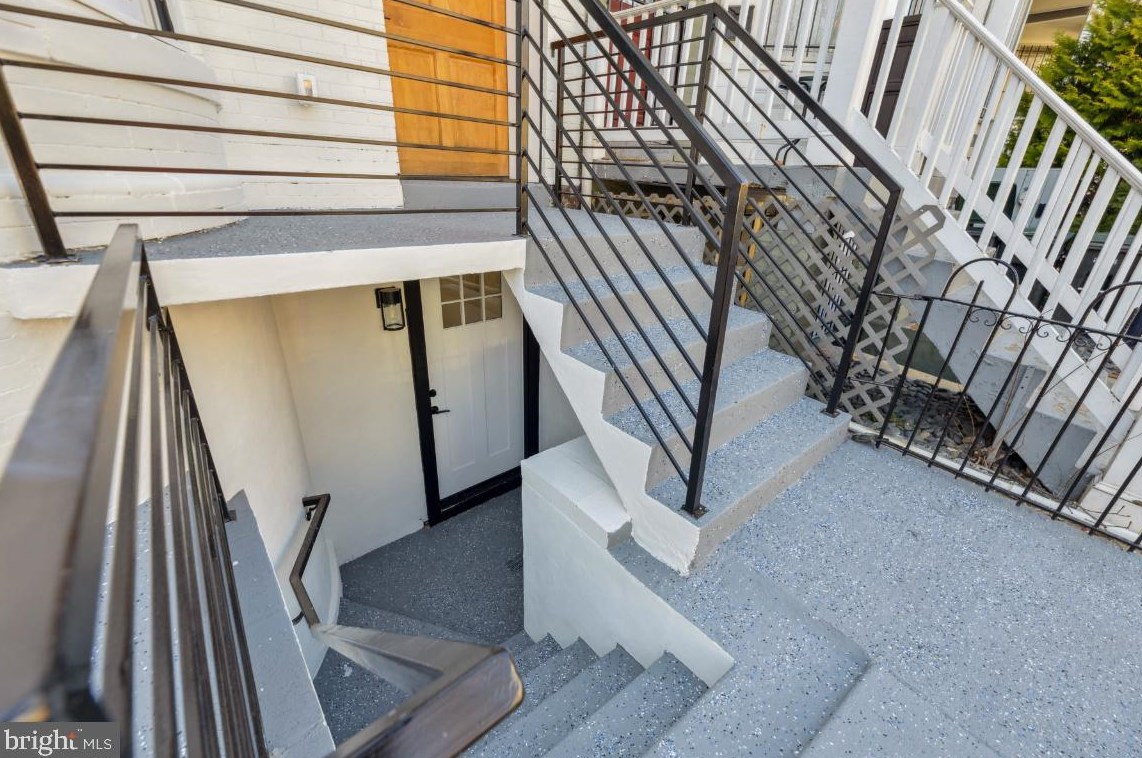 514 T St, Washington DC  20001-1997 exterior