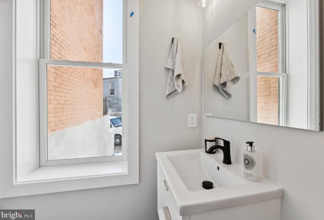 514 T St, Washington DC  20001-1997 exterior