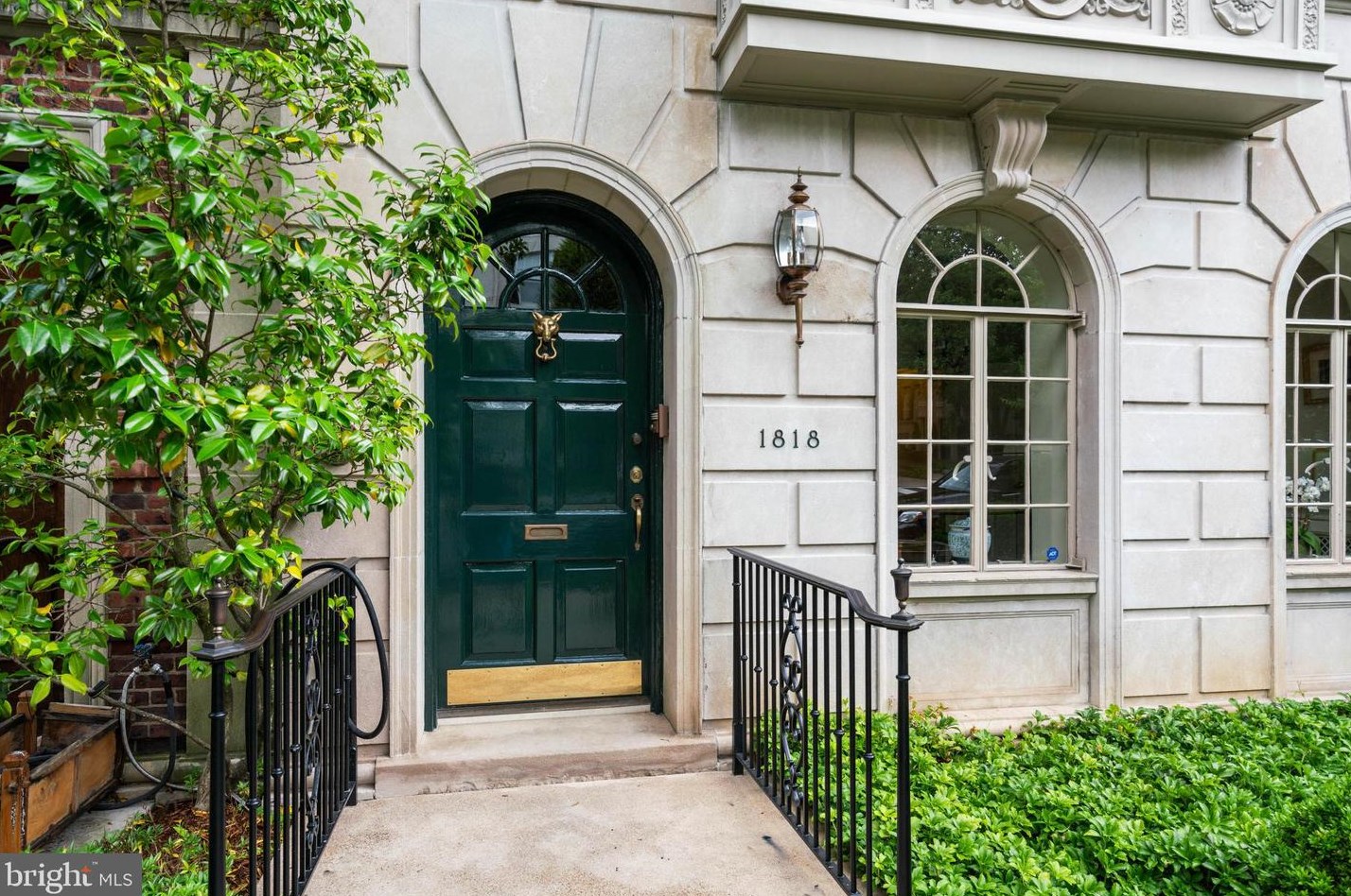 1818 24th St, Washington DC  20002-1904 exterior