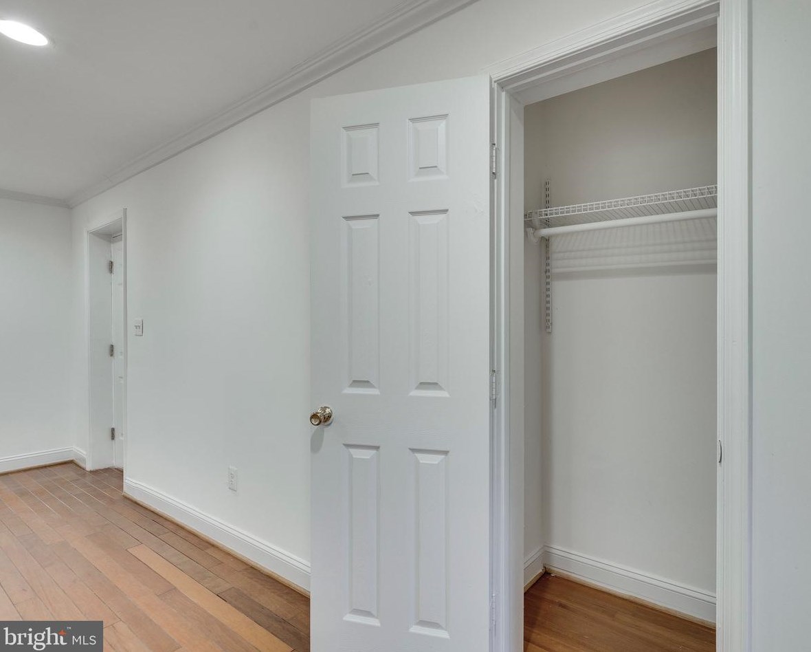 914 Barnaby St, Washington DC  20032-3942 exterior