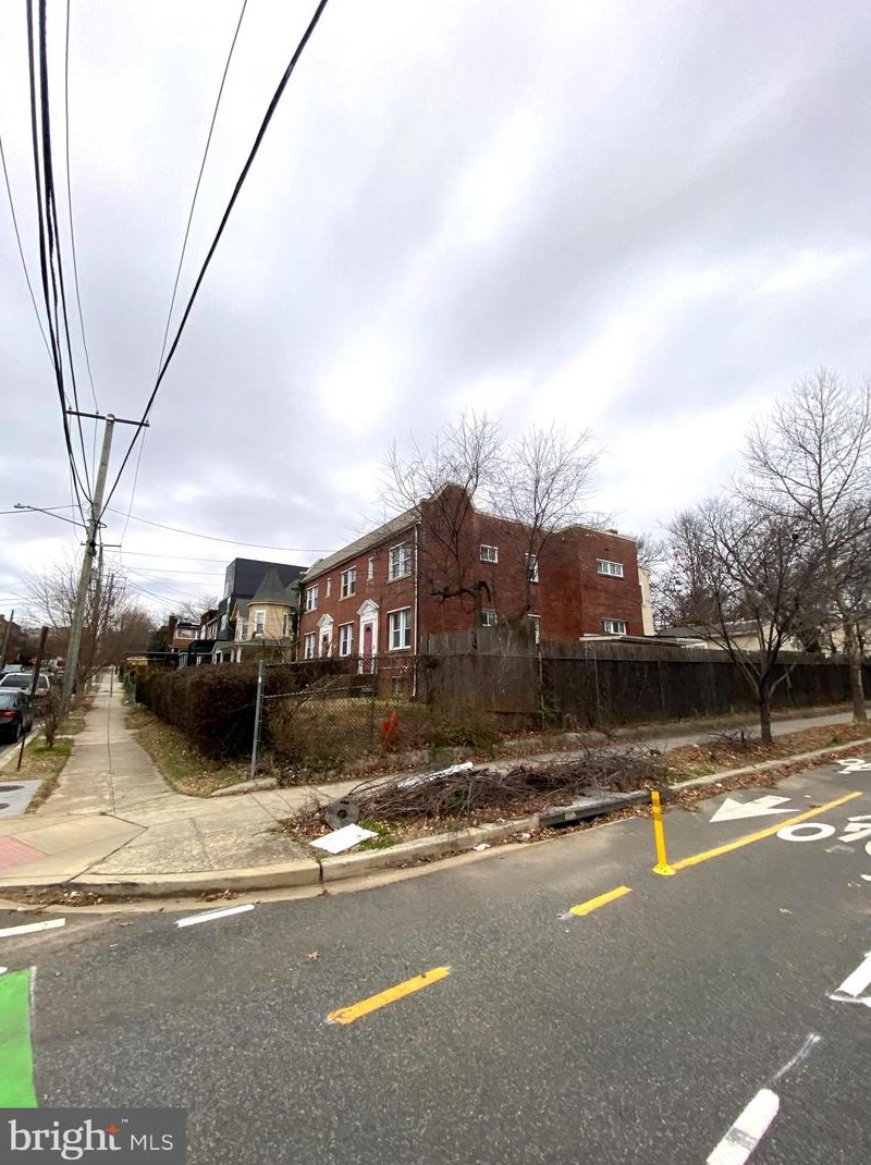 722 Hamlin St, Washington DC 20018-1837 exterior