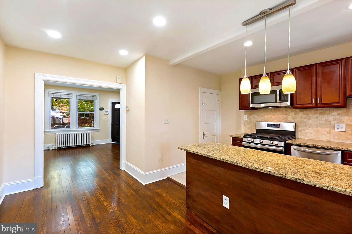 2015 Naylor Rd, Washington DC 20020-4515 exterior