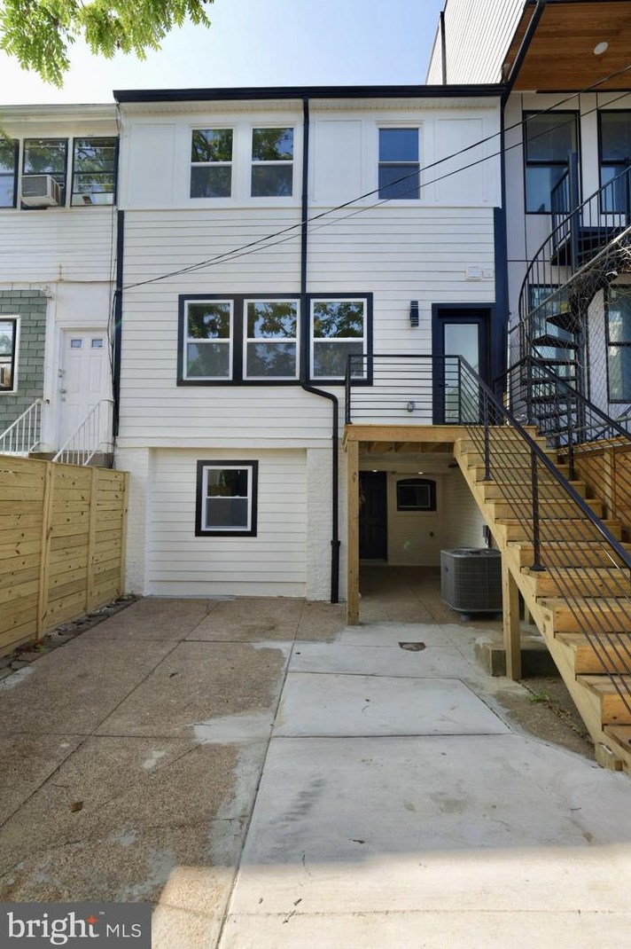 713 Princeton Pl, Washington DC 20010-1605 exterior