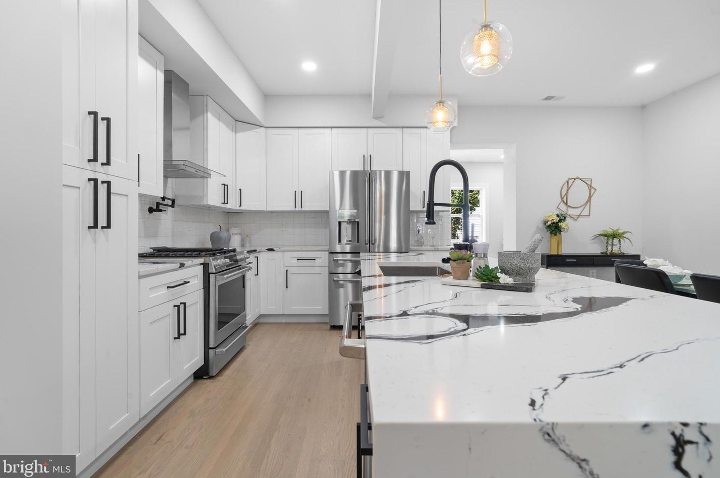 713 Princeton Pl, Washington DC 20010-1605 exterior